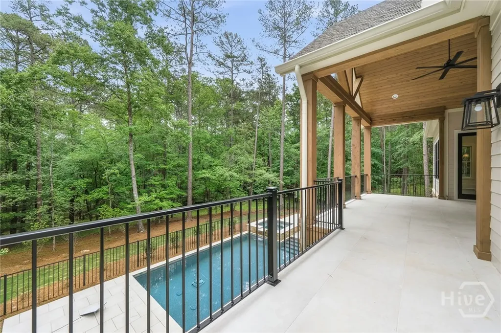 1040 Parrotts Cove Greensboro GA 30642