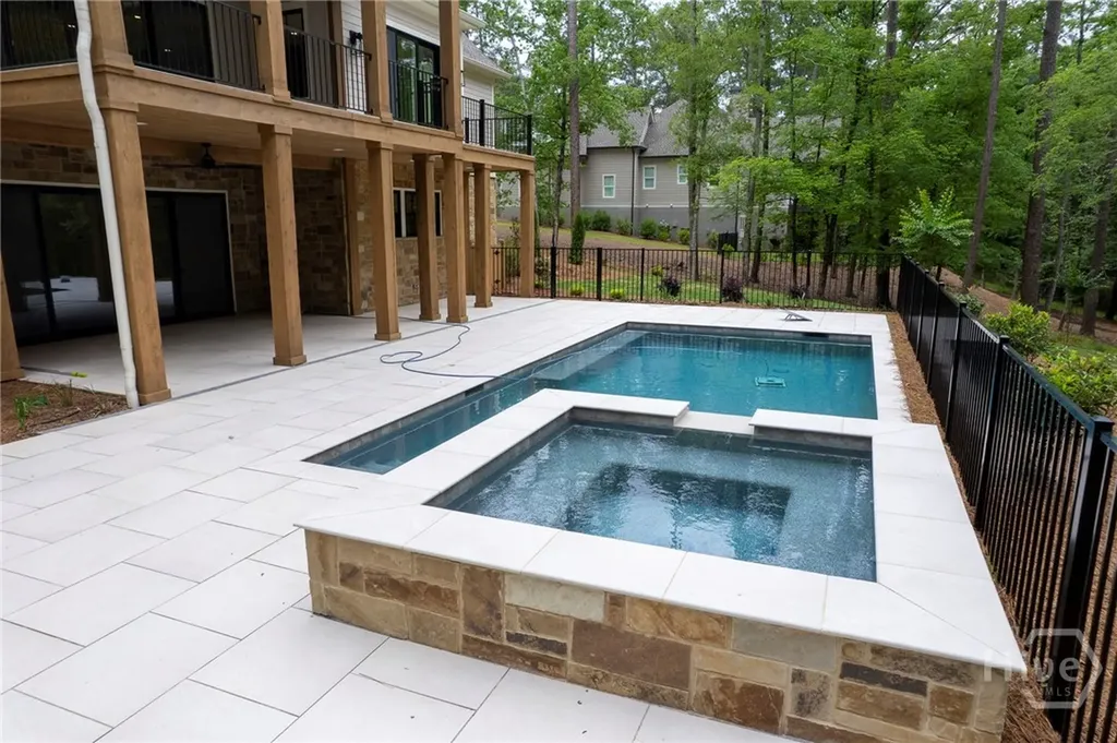 1040 Parrotts Cove Greensboro GA 30642