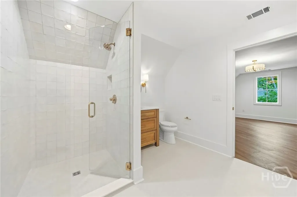 1040 Parrotts Cove Greensboro GA 30642