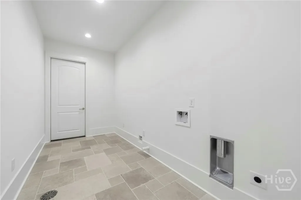 1040 Parrotts Cove Greensboro GA 30642