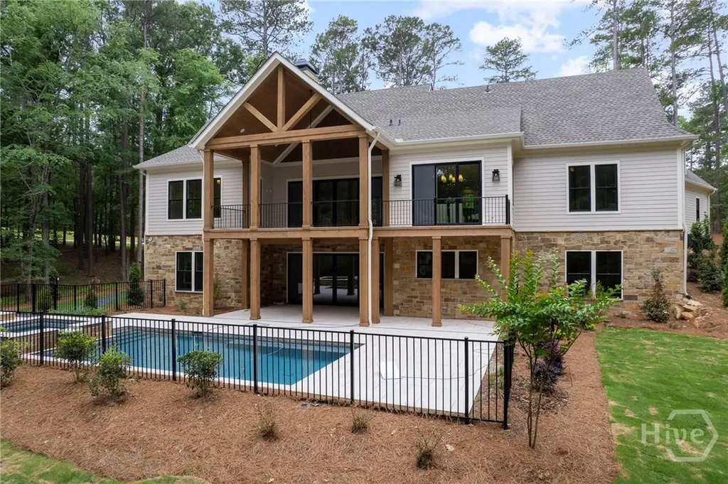 1040 Parrotts Cove Greensboro GA 30642