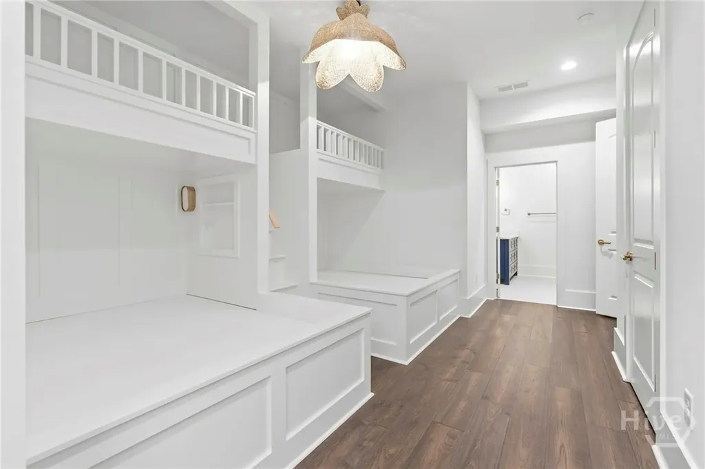 1040 Parrotts Cove Greensboro GA 30642
