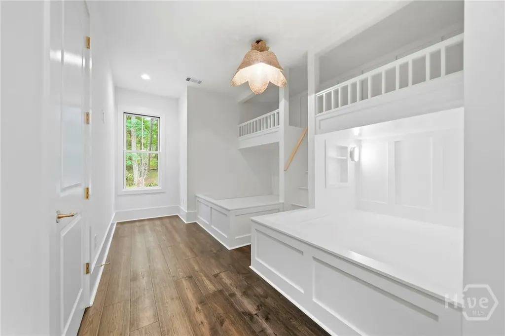 1040 Parrotts Cove Greensboro GA 30642