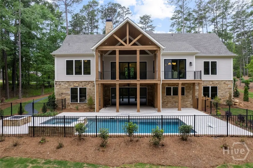 1040 Parrotts Cove Greensboro GA 30642