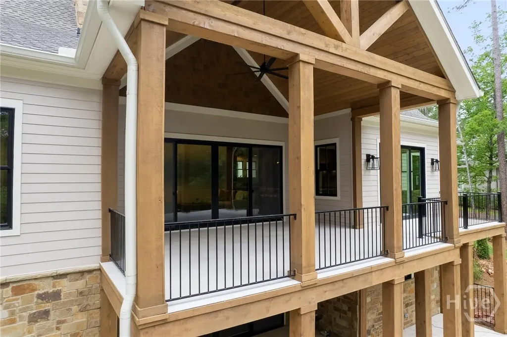1040 Parrotts Cove Greensboro GA 30642