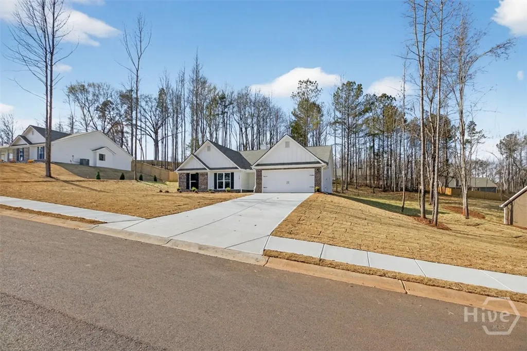110 Chad Walk Statham GA 30666