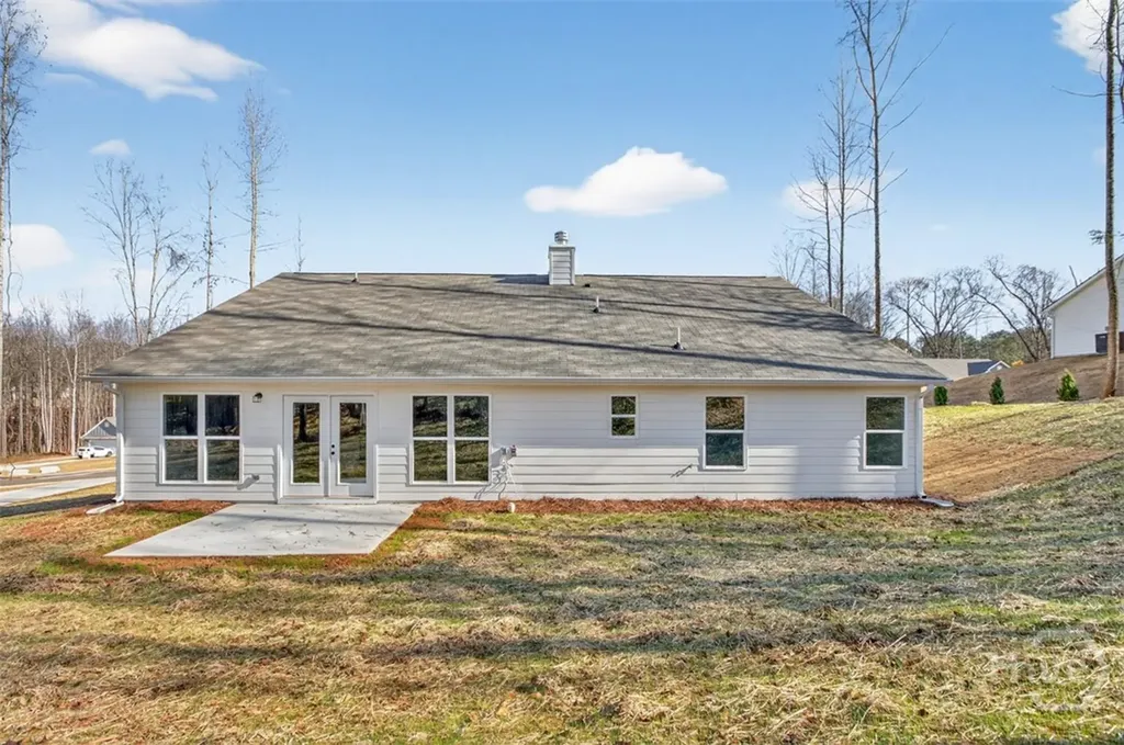 110 Chad Walk Statham GA 30666