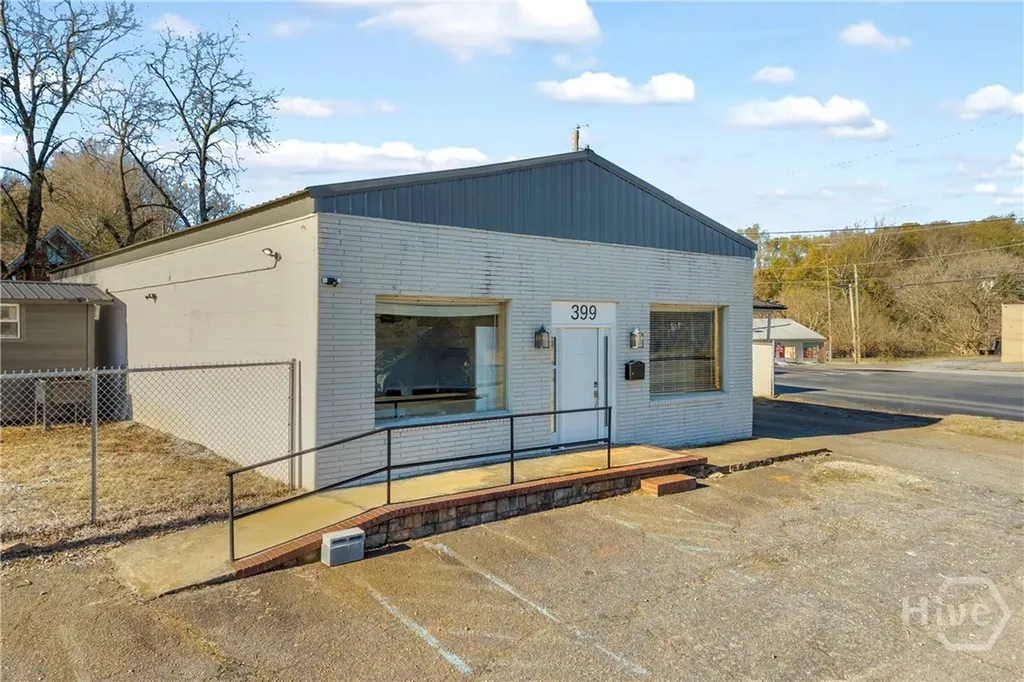 399 Elm Street Commerce GA 30529