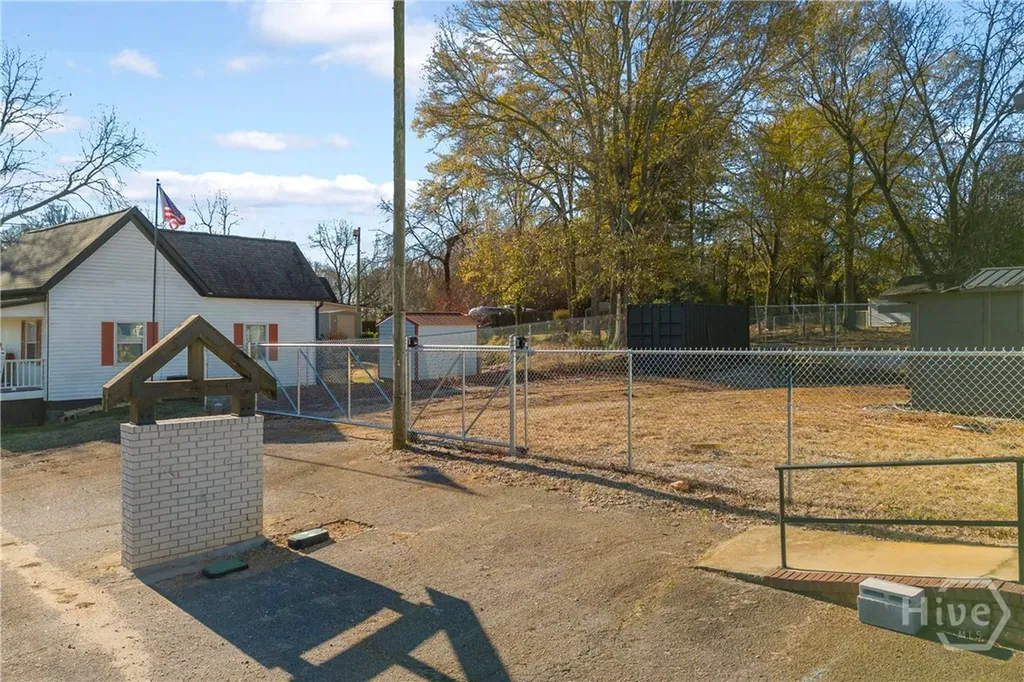 399 Elm Street Commerce GA 30529