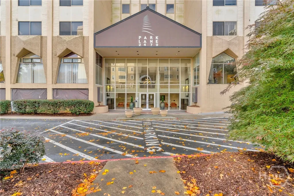 2479 Peachtree Road NE Atlanta GA 30305