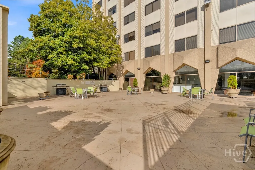 2479 Peachtree Road NE Atlanta GA 30305