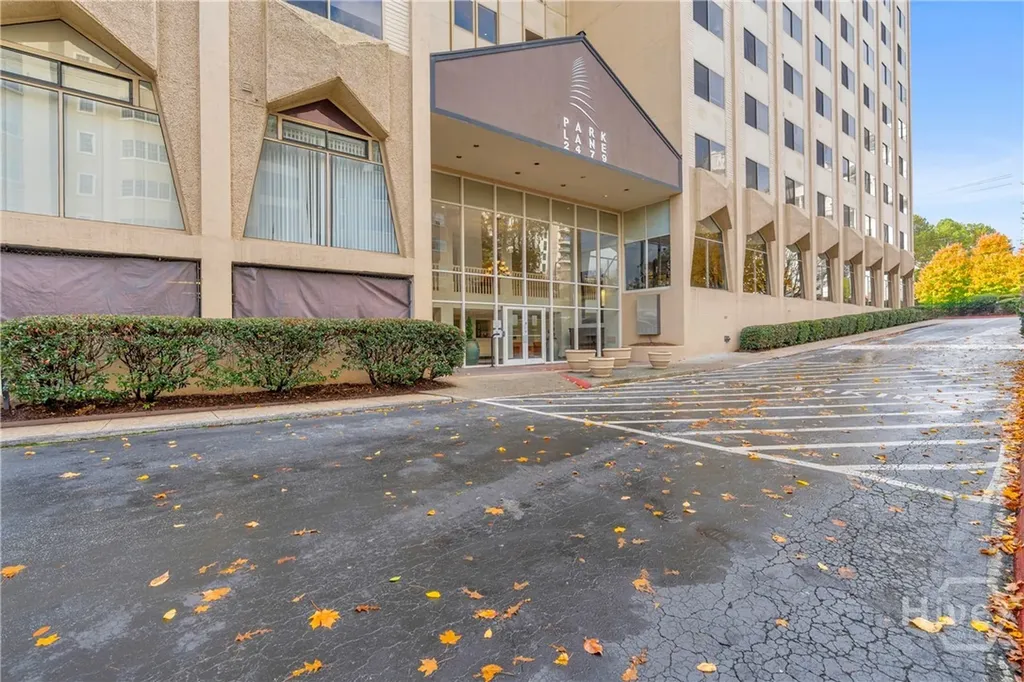 2479 Peachtree Road NE Atlanta GA 30305