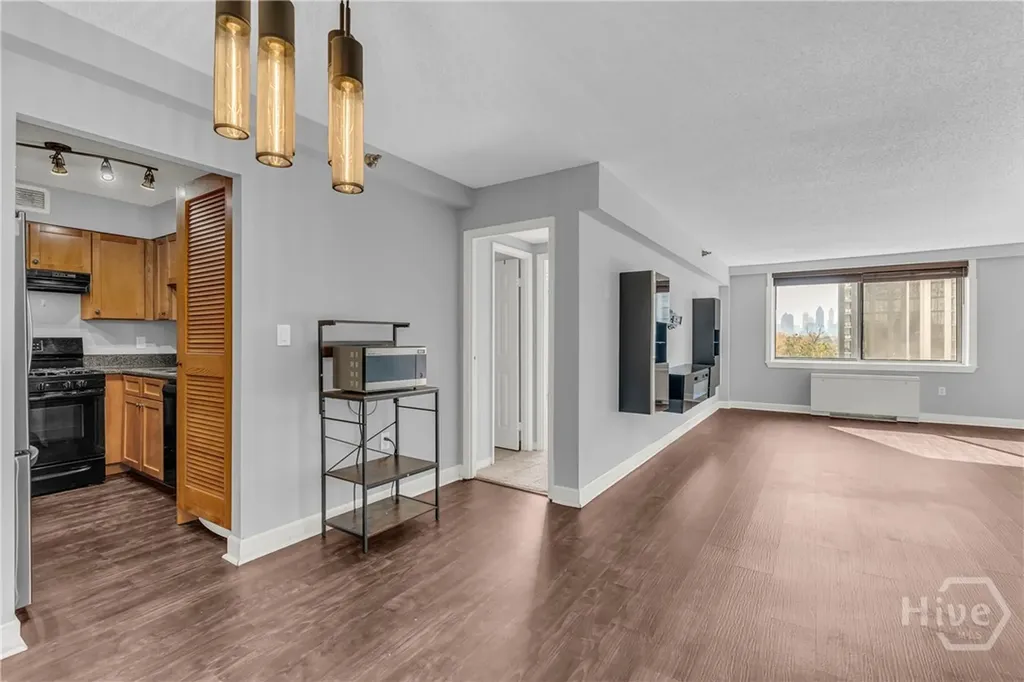 2479 Peachtree Road NE Atlanta GA 30305
