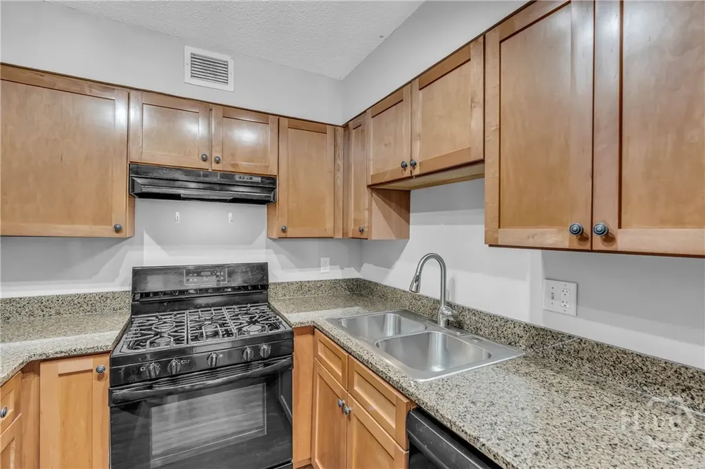 2479 Peachtree Road NE Atlanta GA 30305