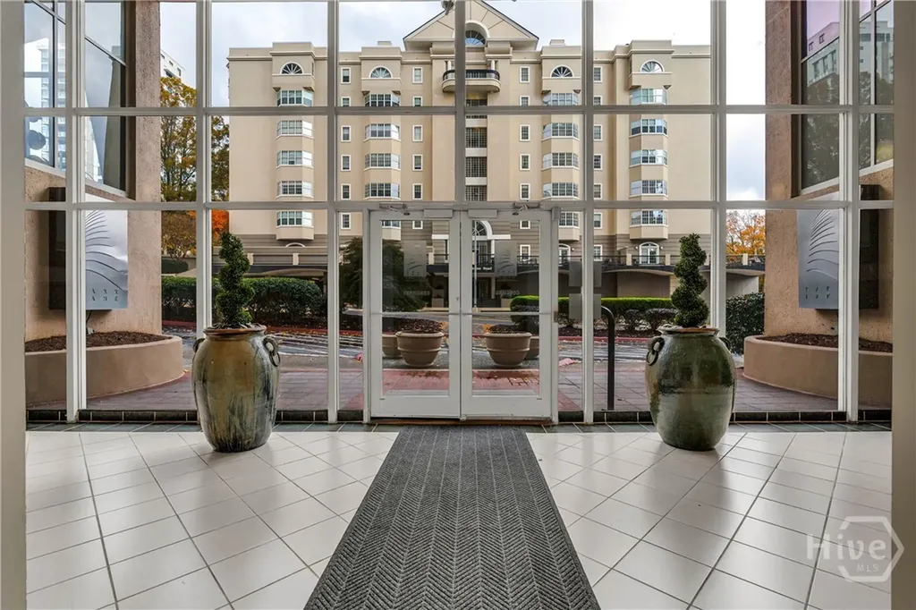 2479 Peachtree Road NE Atlanta GA 30305