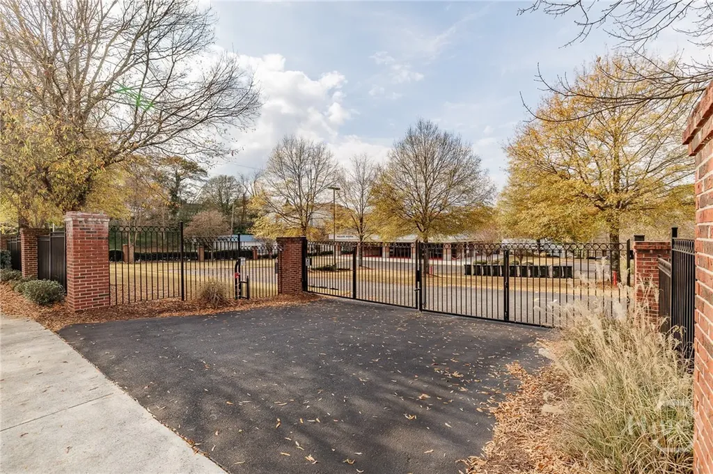 225 Oak Street Athens GA 30605