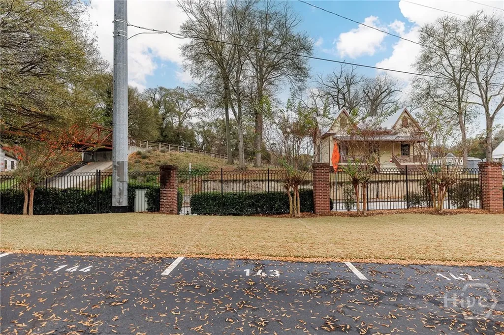 225 Oak Street Athens GA 30605