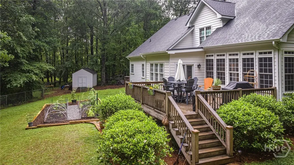 325 Twin Oaks Circle Bogart GA 30622
