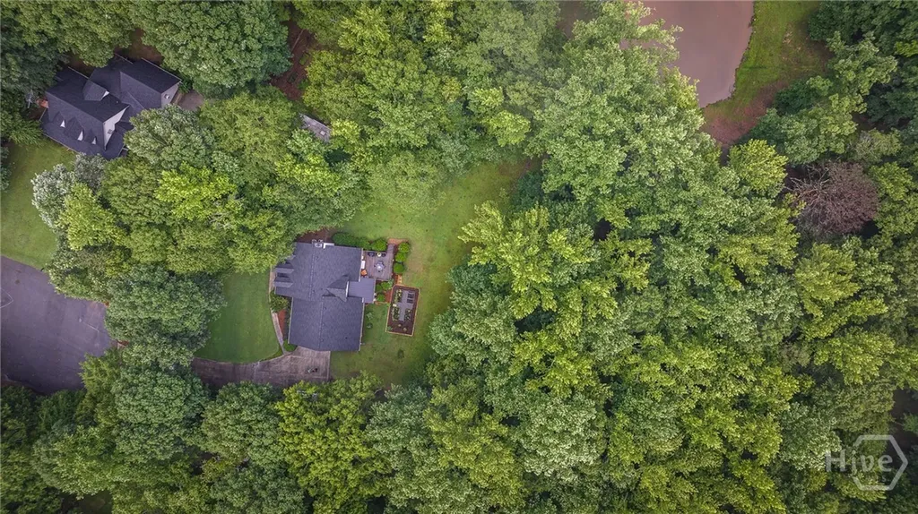 325 Twin Oaks Circle Bogart GA 30622