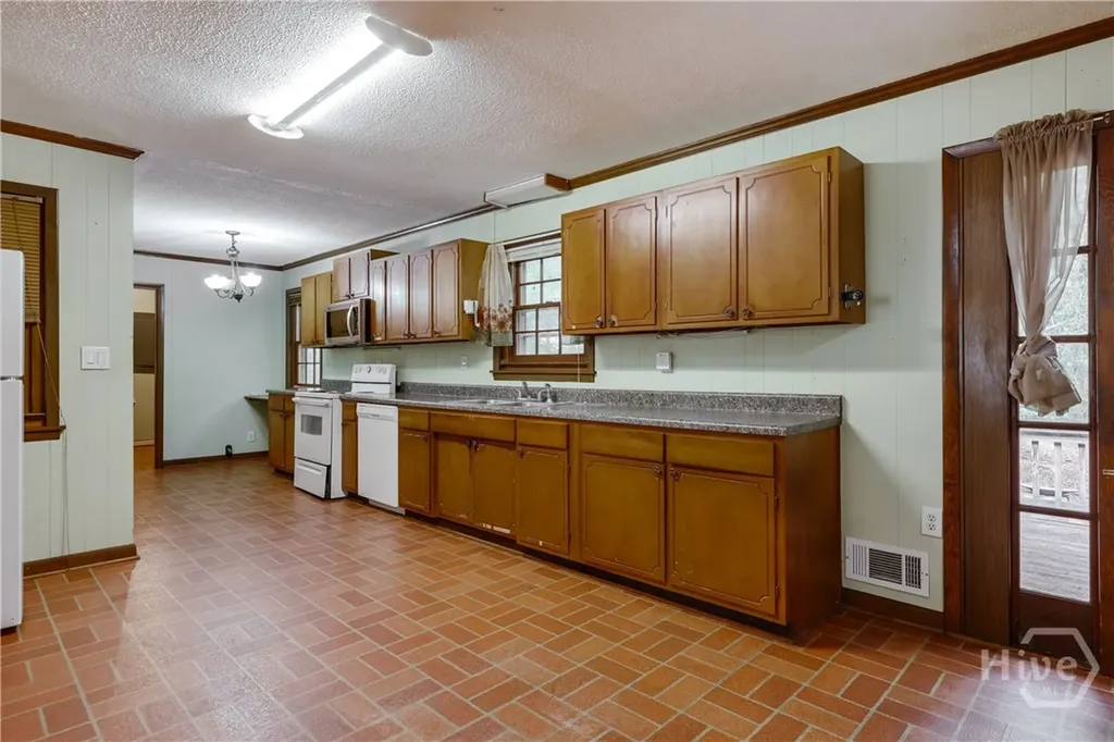 135 Cavalier Court Athens GA 30606