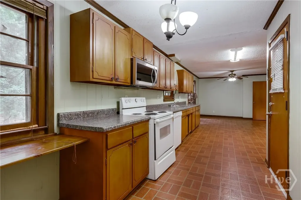135 Cavalier Court Athens GA 30606