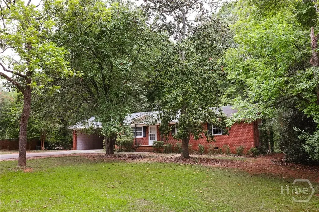 135 Cavalier Court Athens GA 30606