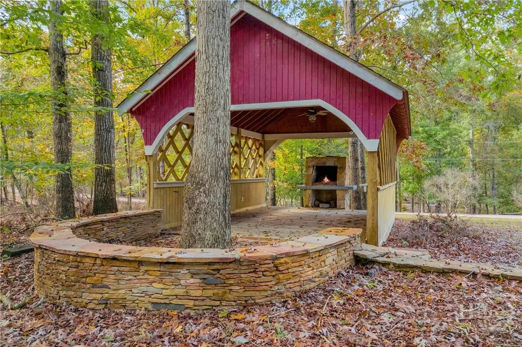 450 Stagecoach Way Danielsville GA 30633