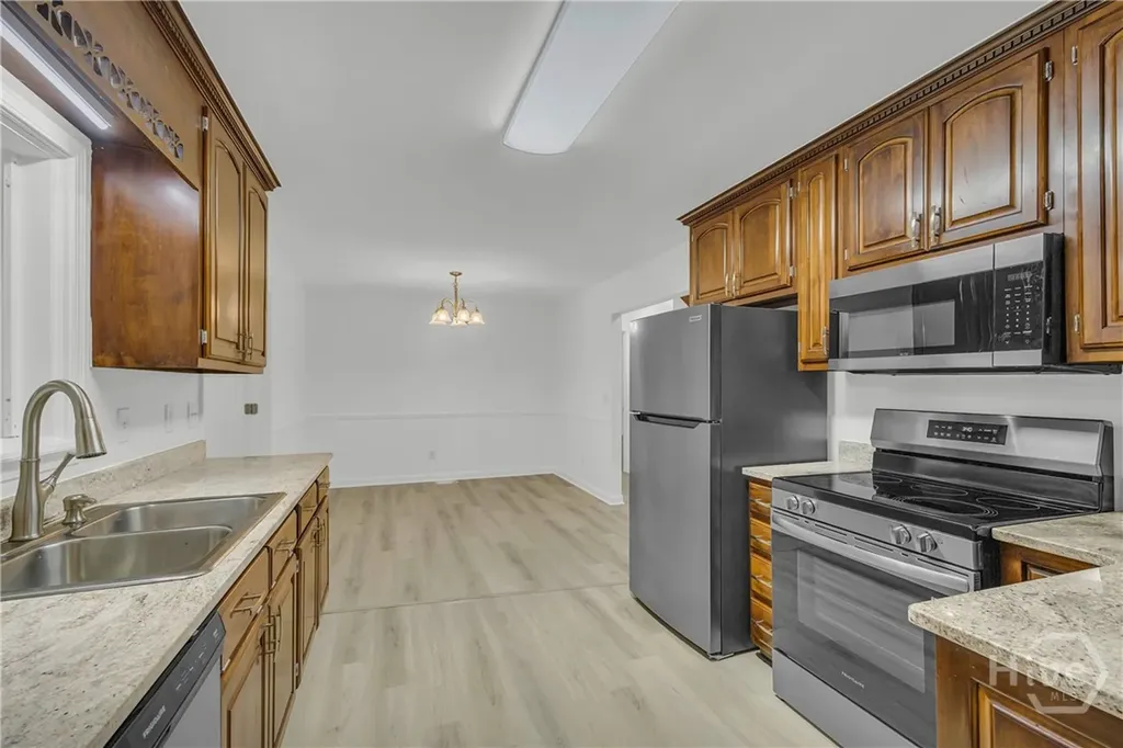 450 Stagecoach Way Danielsville GA 30633