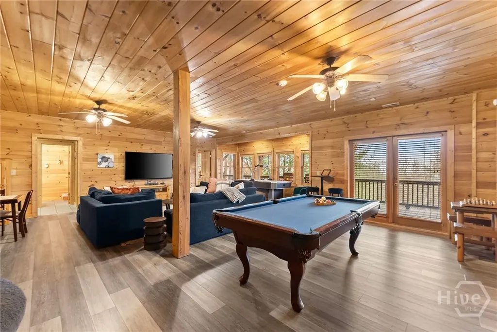 437 Spruce Circle Mineral Bluff GA 30559
