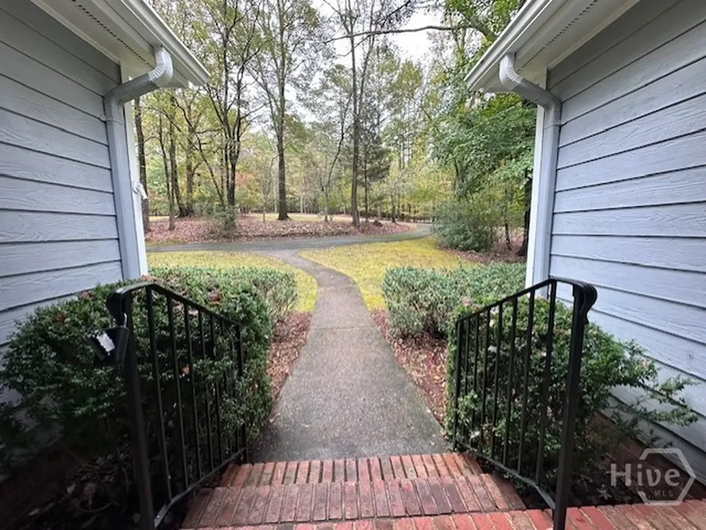 220 Red Fox Run Athens GA 30605