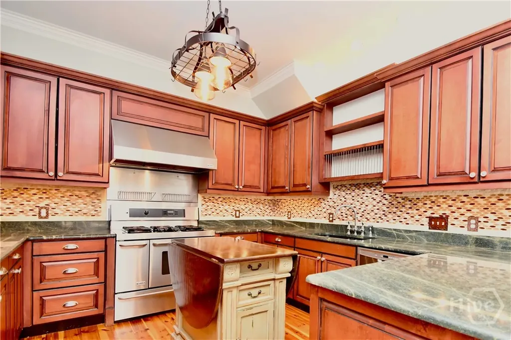 6 Oak Grove Road Athens GA 30607