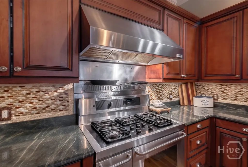 6 Oak Grove Road Athens GA 30607