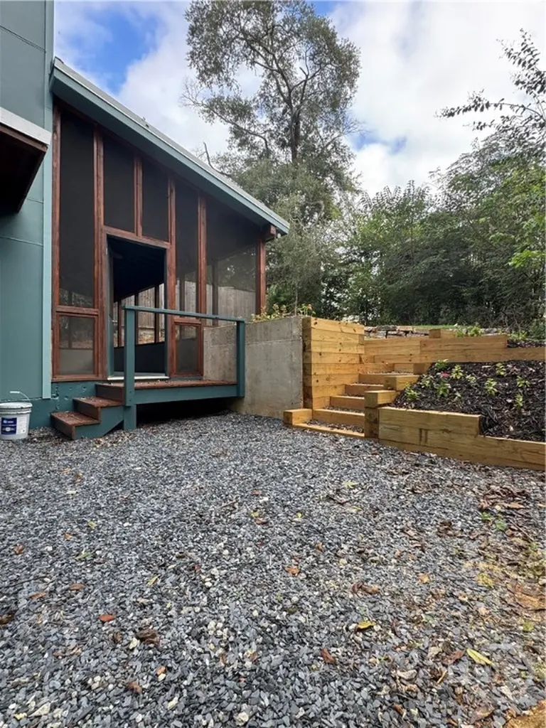 198 Flint Athens GA 30601