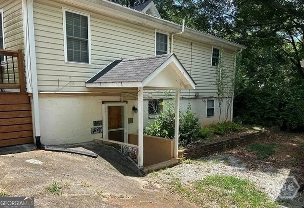 1734 E Broad Street Athens GA 30601