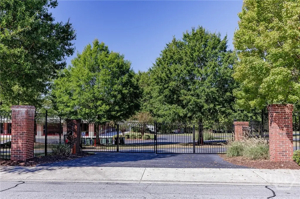 225 Oak Street Athens GA 30605
