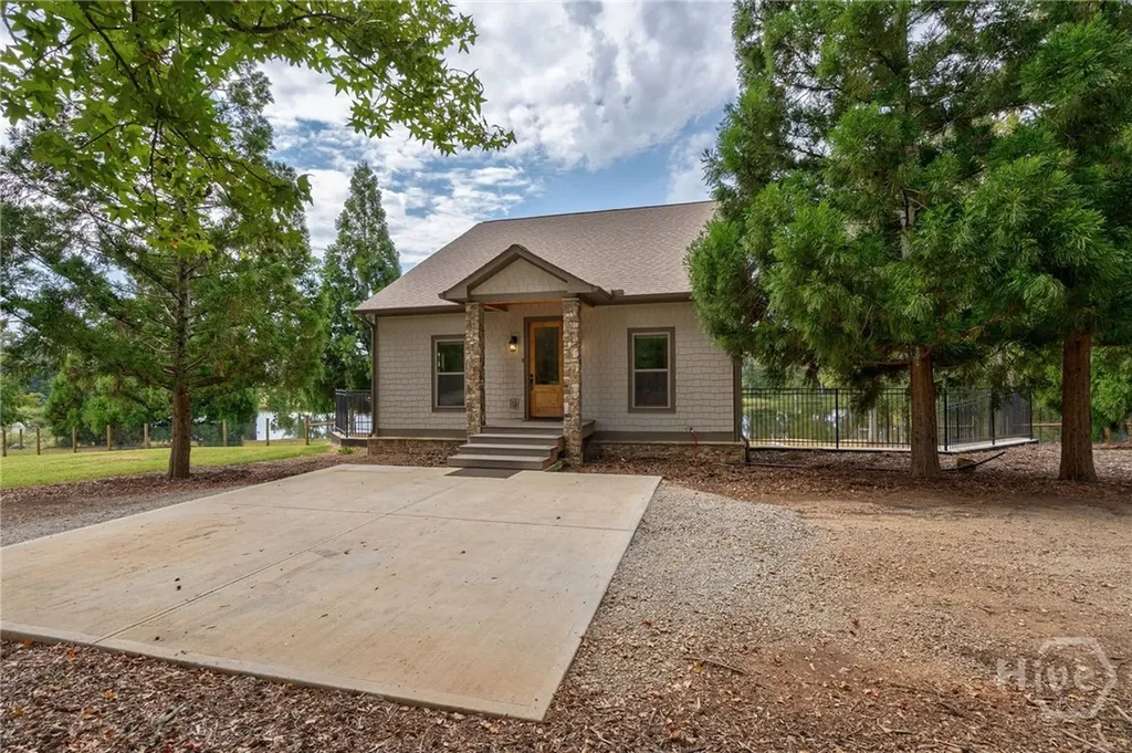 1364 Old Bishop Road Bishop GA 30621