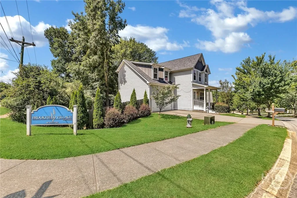 584 Edgewood Drive Athens GA 30606