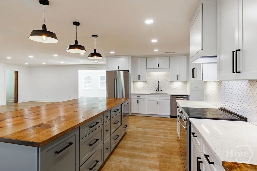 1410 Old Bishop Road Bishop GA 30621