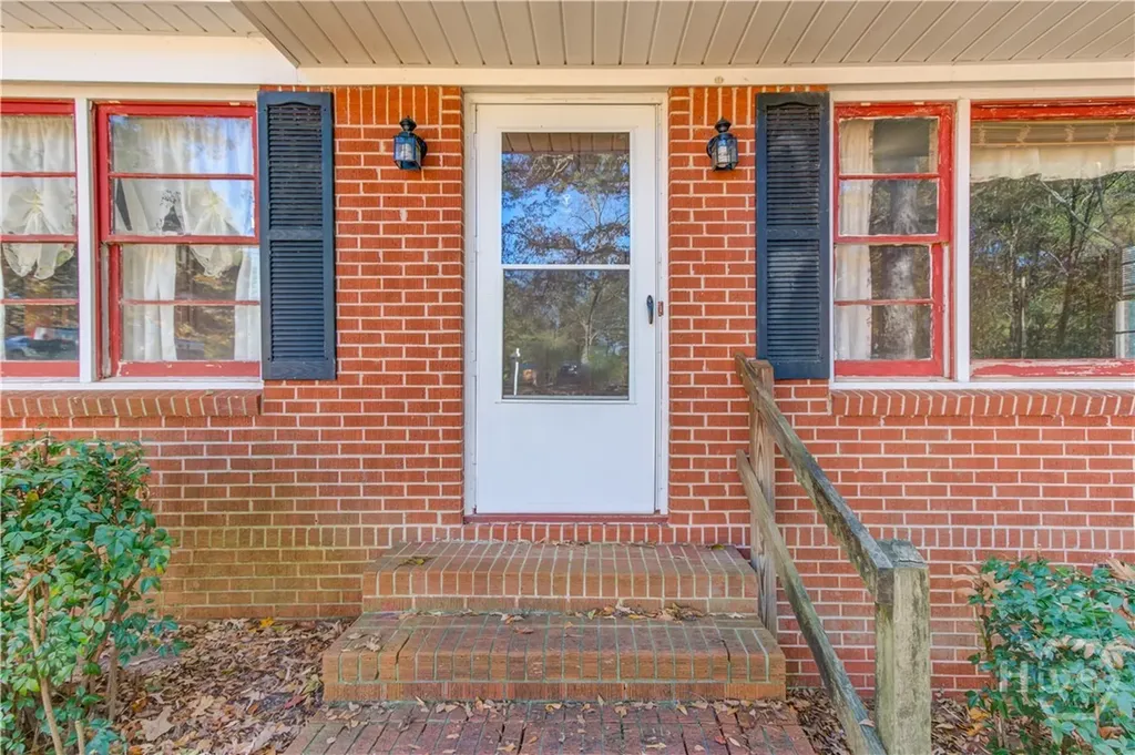 289 Bell Avenue Hoschton GA 30548