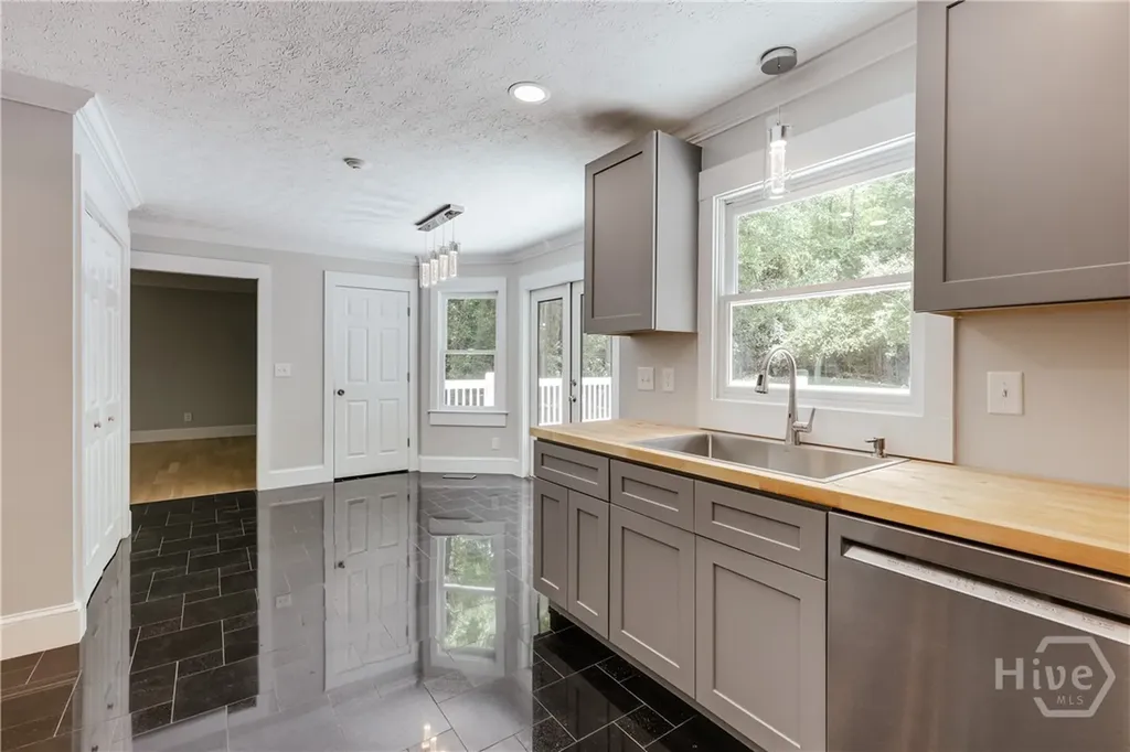 155 Hunters Pointe Drive Athens GA 30606