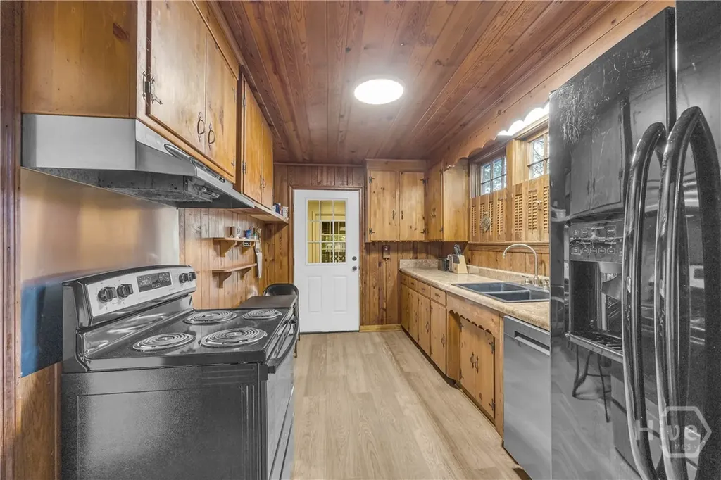 126 S Poplar Street Athens GA 30601