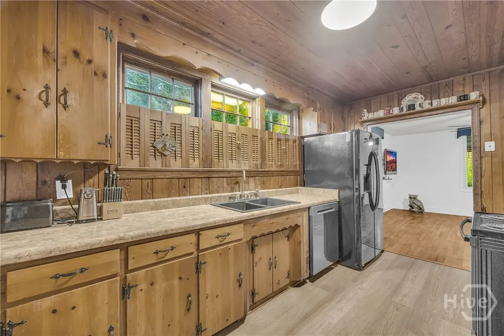 126 S Poplar Street Athens GA 30601