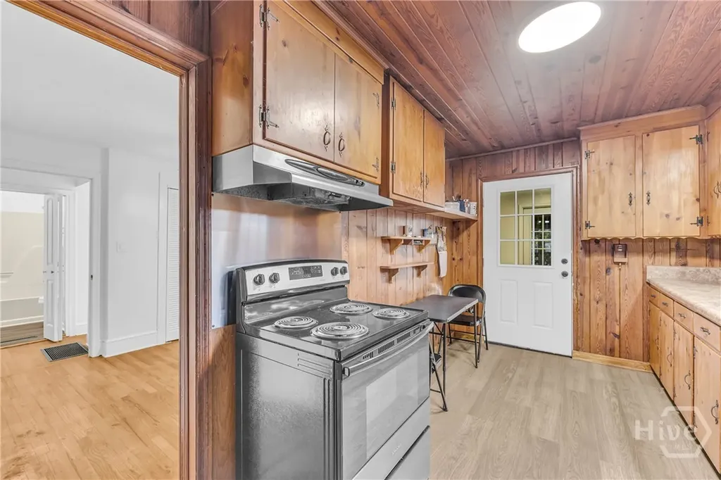 126 S Poplar Street Athens GA 30601