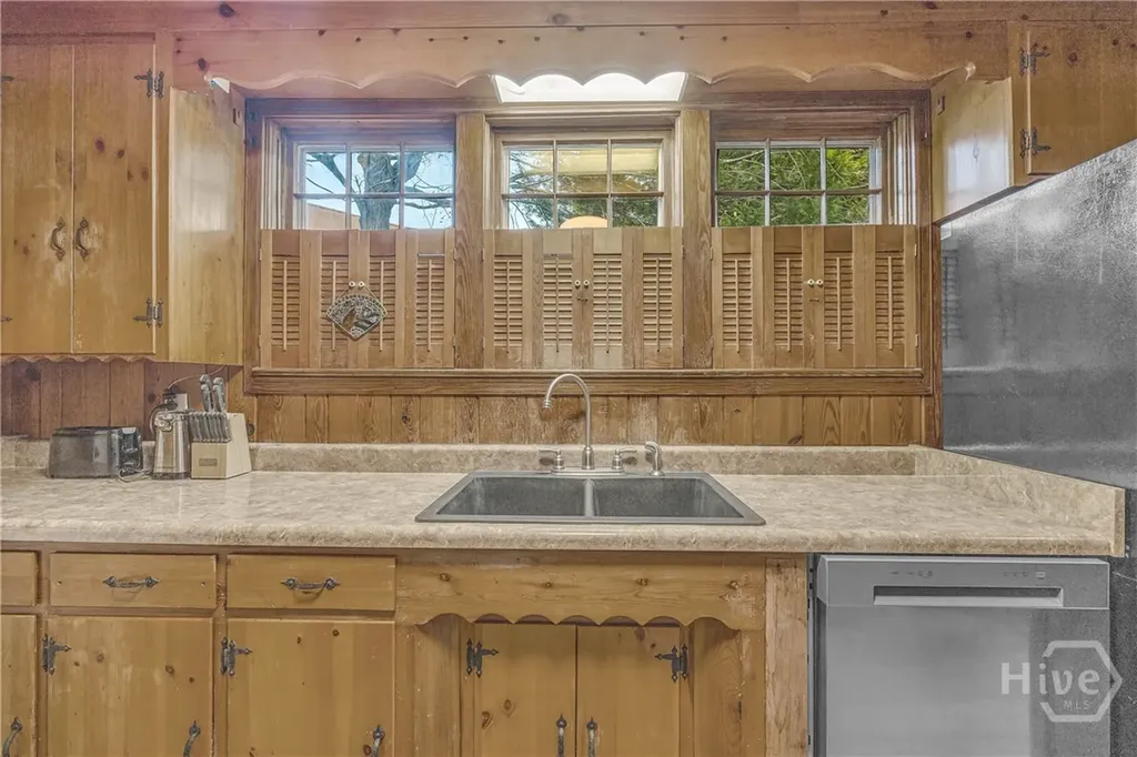 126 S Poplar Street Athens GA 30601