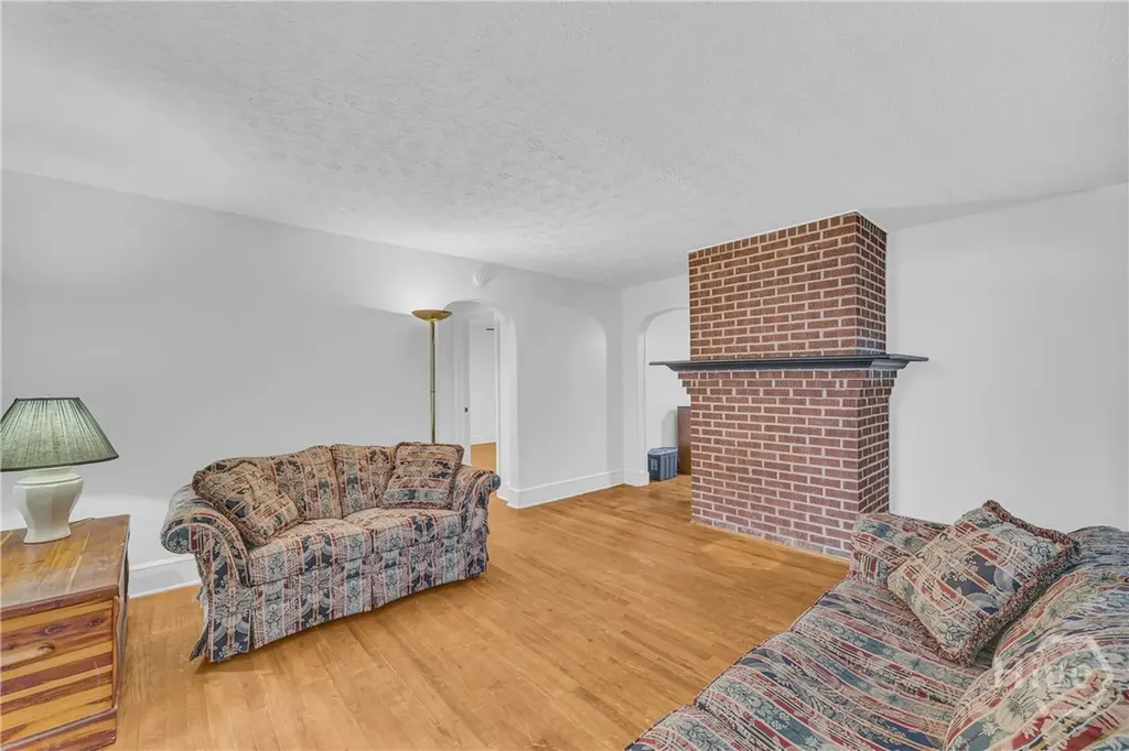 126 S Poplar Street Athens GA 30601