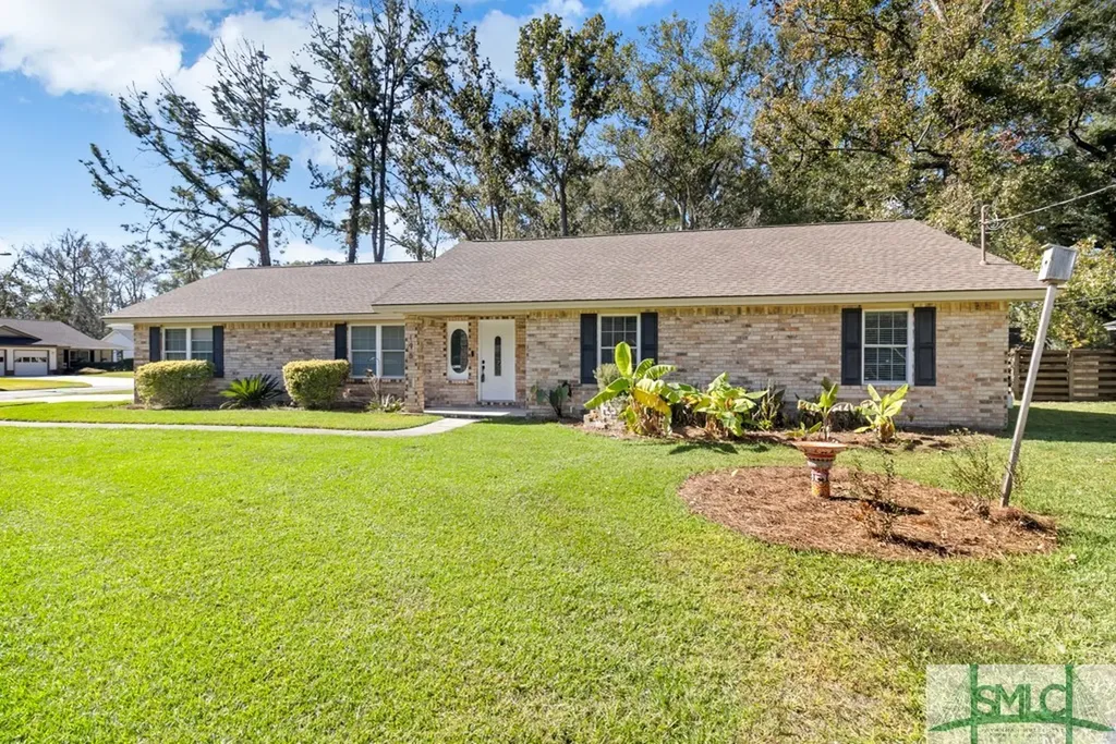 196 Robinson Loop Richmond Hill GA 31324