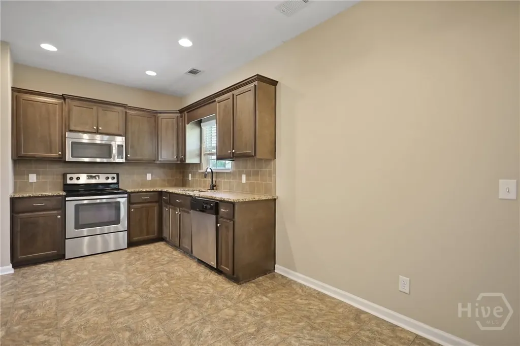 47 Camarillo Court NE Ludowici GA 31316