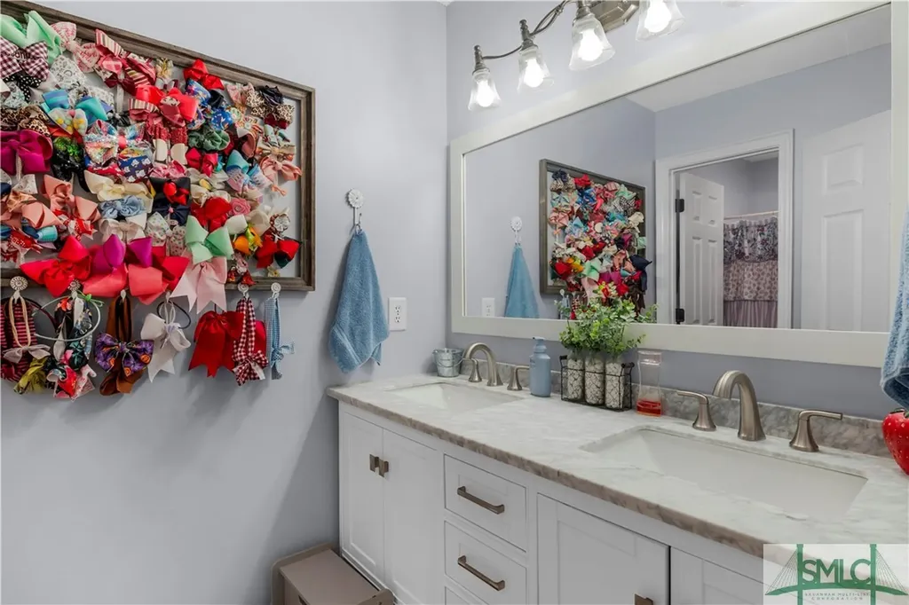 181 Kolic Helmey Road Guyton GA 31312