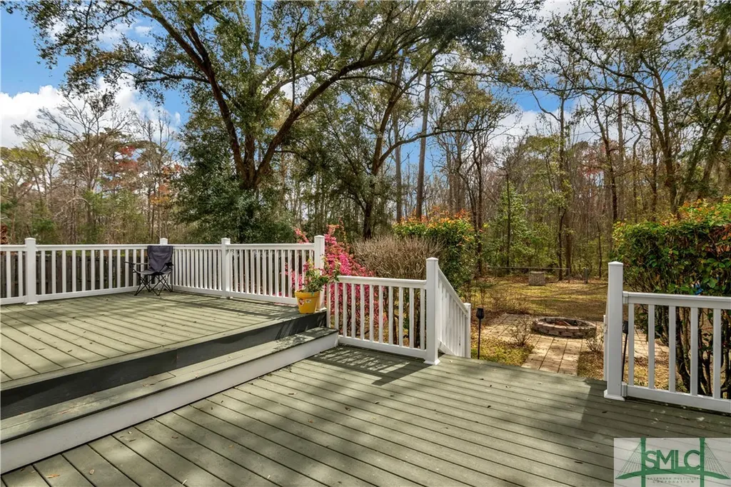 181 Kolic Helmey Road Guyton GA 31312