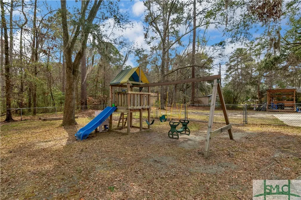 181 Kolic Helmey Road Guyton GA 31312